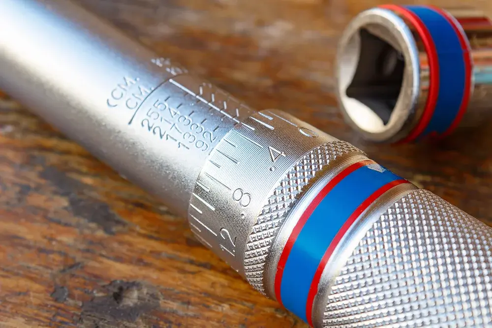 AdobeStock_148577998__Torque__Card